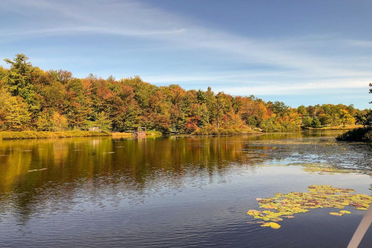 Poconos Home With Private Spa And Fire Pit Long Pond Esterno foto