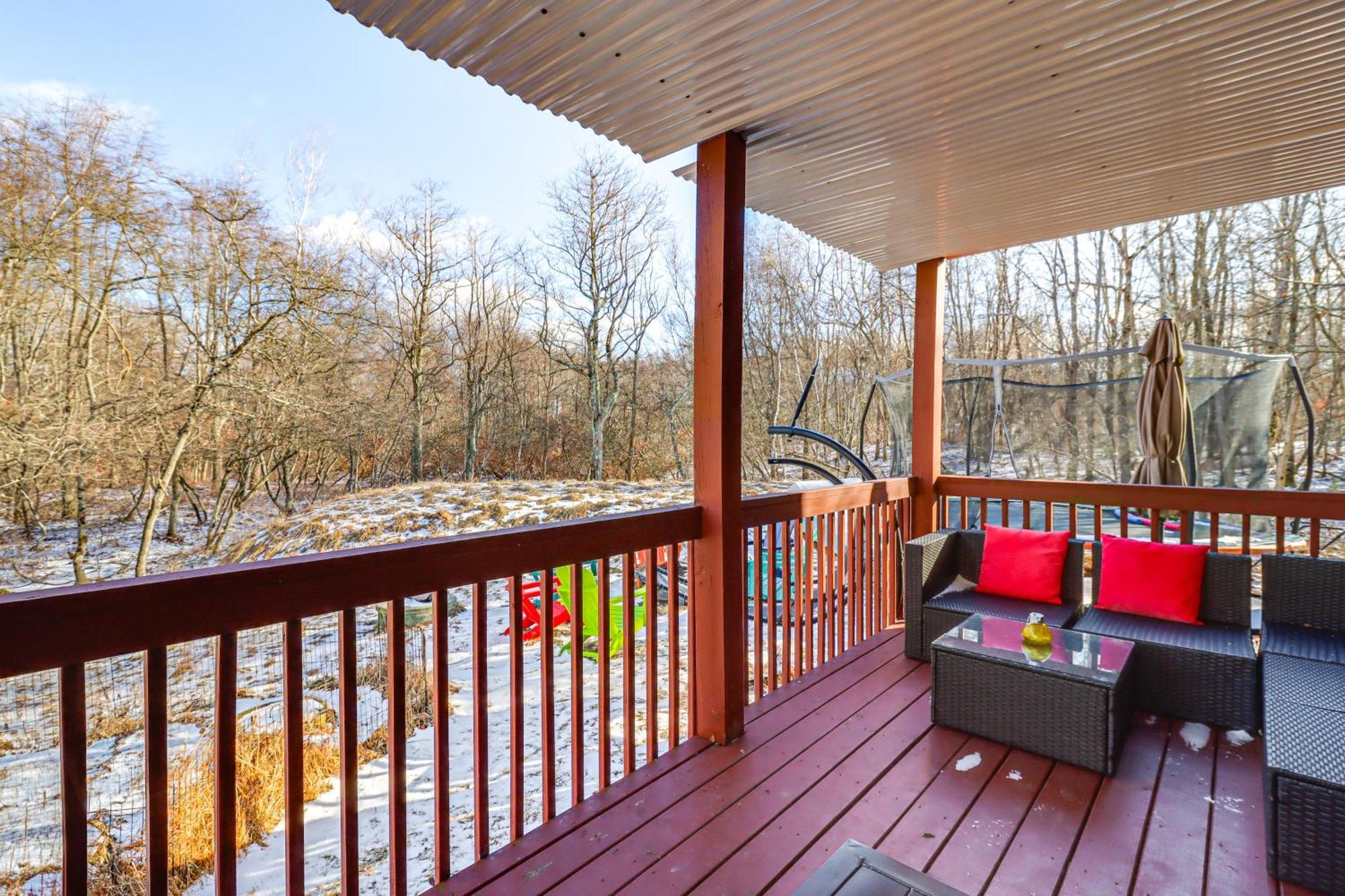 Poconos Home With Private Spa And Fire Pit Long Pond Esterno foto